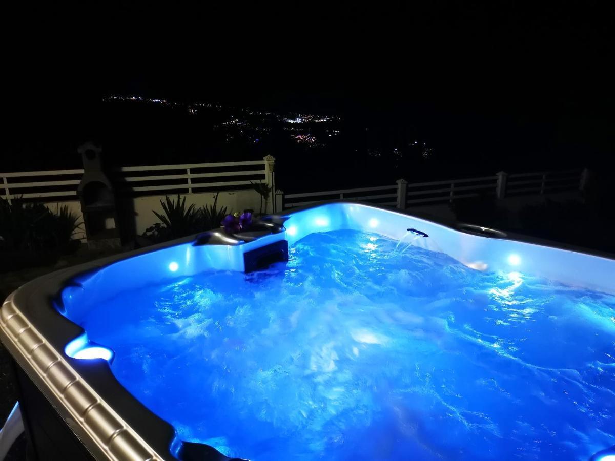 Belavue & Spa Prive, Avec Vue Panoramique Sur Mer, Jardin Creole Paysager, Jacuzzi Prive 부이영뜨 외부 사진